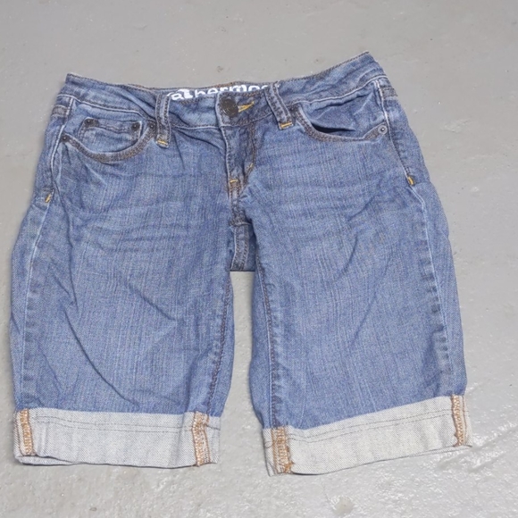 bullhead jean shorts